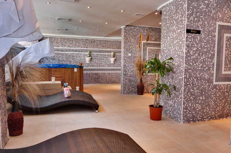 Hotel Cleopatra 4*